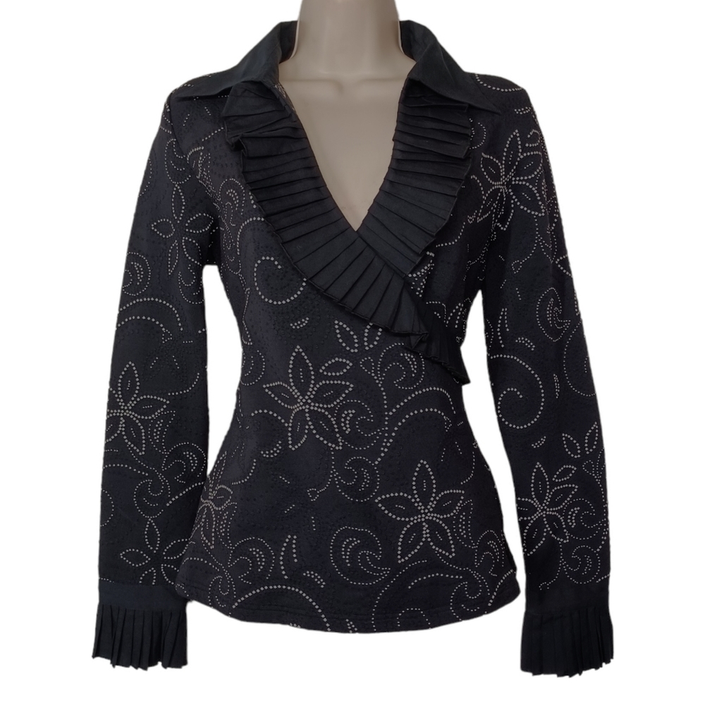STERA White Floral Print Black V-Neck Pleated Long Sleeve Top Medium